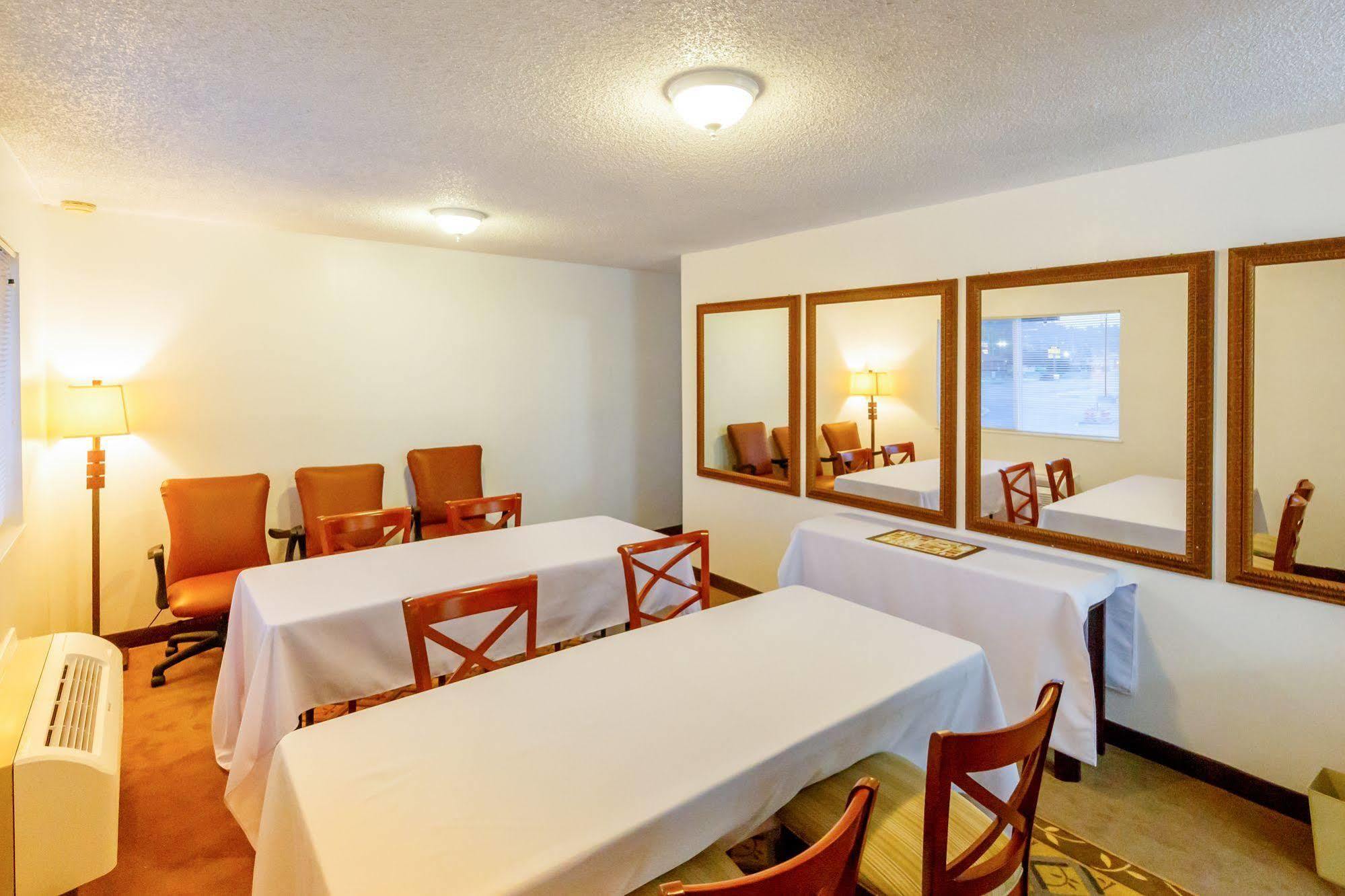 Oyo Hotel Chehalis I-5 South Kültér fotó